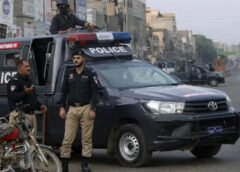 पाकिस्तान में 20 पुलिसकर्मियों का अपहरण